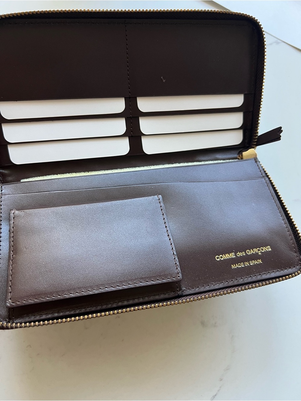 New Comme des Garcons Embossed leather long wallet
100% Authentic